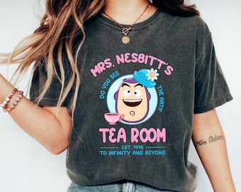 バズ ライトイヤー ミセス ネズビットのティーハウス 無限の彼方へ シャツ、バズ ライトイヤー シャツ、ミセス ネズビットのティーハウス シャツ、トイ ストーリー シャツ