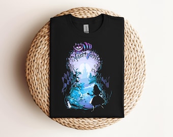 Camiseta Disney Alice no País das Maravilhas, Camiseta Disney Alice Princesa Gato de Cheshire Chapeleiro, Camiseta Disney "Estamos Todos Loucos Aqui", Camiseta Reino Mágico