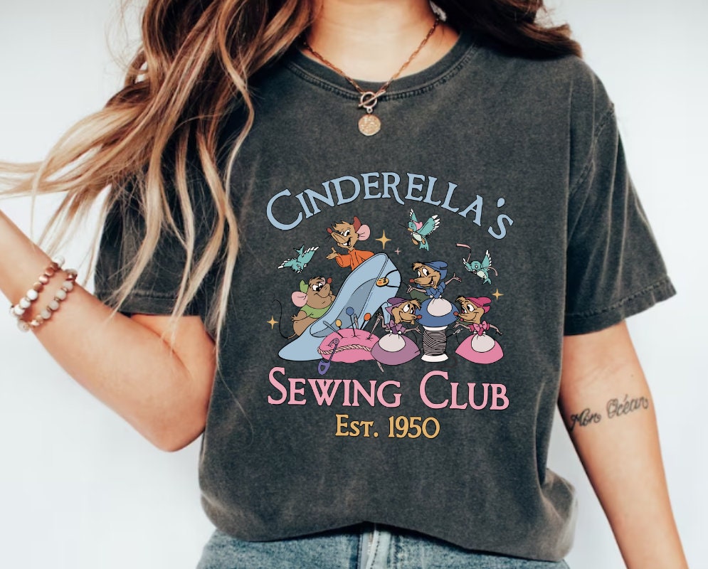 【海外購入】Disney ディズニー　ビンテージ⭐️シンデレラ刺繍 シャツ【L】 Vintage Disney Cinderella's Sewing Club Est 1950 Shirt,disney