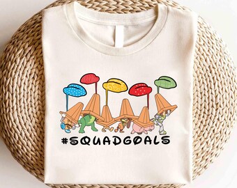 Camiseta de Disney Toy Story Crossing, camiseta de personajes de Toy Story, camiseta de Disney Toy Story, camiseta de Woody y Buzz Lightyear, camiseta de "Hasta el infinito y más allá".