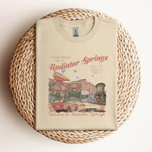Camiseta de Rayo McQueen de Disney Cars, camiseta de Magic Kingdom, camiseta de personaje de Disney Cars, camiseta a juego de Disney Cars, camiseta de Radiator Springs
