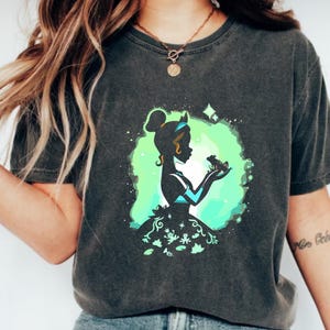 Disney Prinzessin Tiana Aquarell Shirt, Tiana Geburtstagsgeschenk Shirt, Disney Prinzessin und der Frosch Shirt, Tiana Retro Shirt, Disney Prinzessinnen Shirt