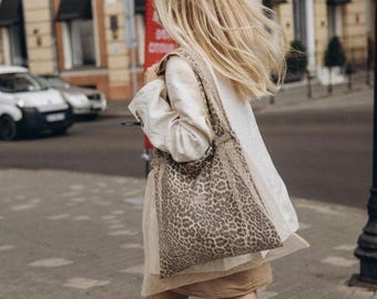 Bolso Tote con Estampado de Leopardo: Elegante Bolso de Hombro con Cremallera y tul beige