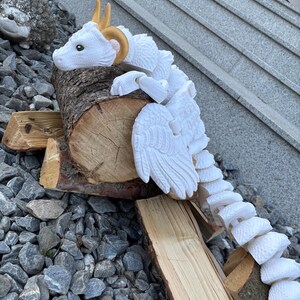 White decorative dragon with feather wings – 1.5 m long – 3D printed from PLA | Mystical dragon figure for fantasy decoration