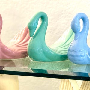 1980s Art Deco Ceramic Swan: Hand Towel & Jewelry Holder