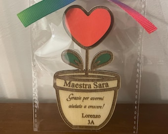 End-of-year gift for teachers: wooden magnet