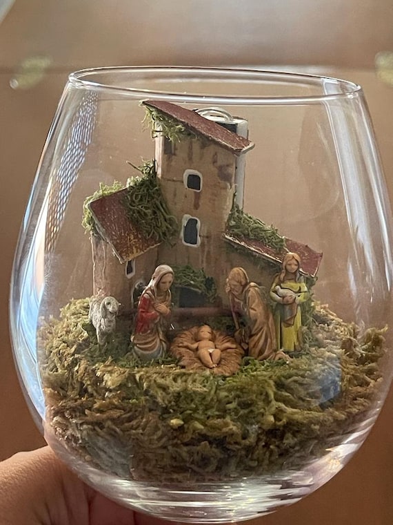 Artisan nativity scene in a wine glass (Made in Italy)