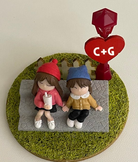 Mini handcrafted landscape with two friends, customizable with initials