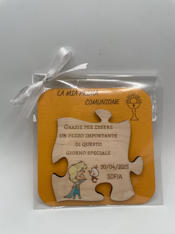 Princess themed girl communion favors - Personalized wooden magnets