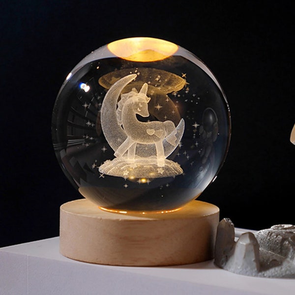 Veilleuse boule en cristal 3D licorne , globe transparent, lampe de chevet à intensité variable, base en bois, cadeaux personnalisé,