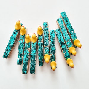 80 Set Cheer Pins Spirit Clips Clothes Wooden Pins For Backpacks Include 90 Mini Resin Animals 30 Mini Bows 500 Beads Cheer Clothespins Decorations Ribbon Team Classroom Cheer Gifts Bulk(Colorful