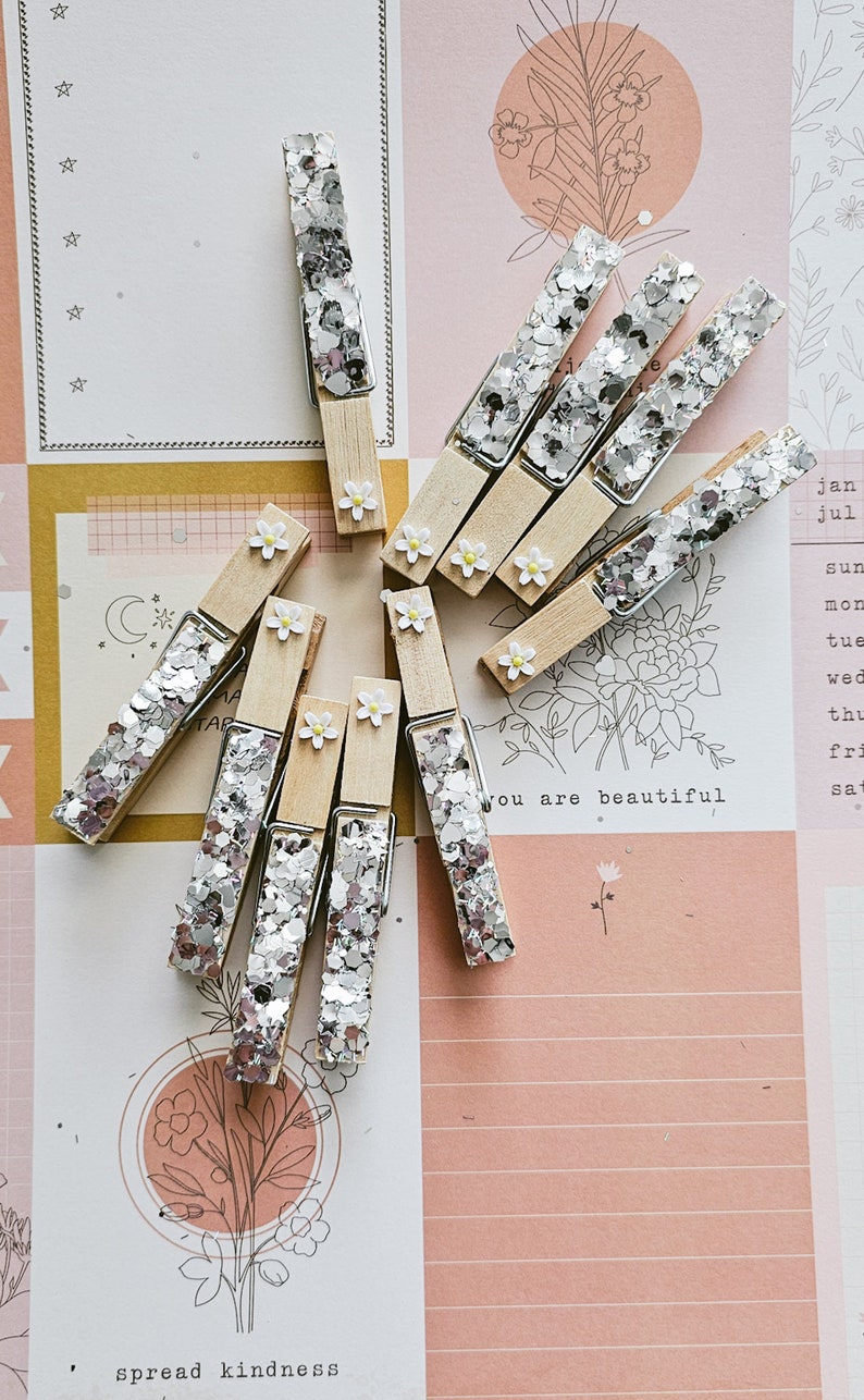 Daisy Cheer Clothespins PACK OF 10, Cheerleading Clothespins, Glitter