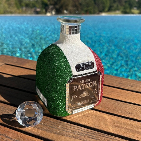 Patron Silver Viva de Mexico 750 ml decanter, perfect gift, bar accessory bling! Includes a diamond stopper.