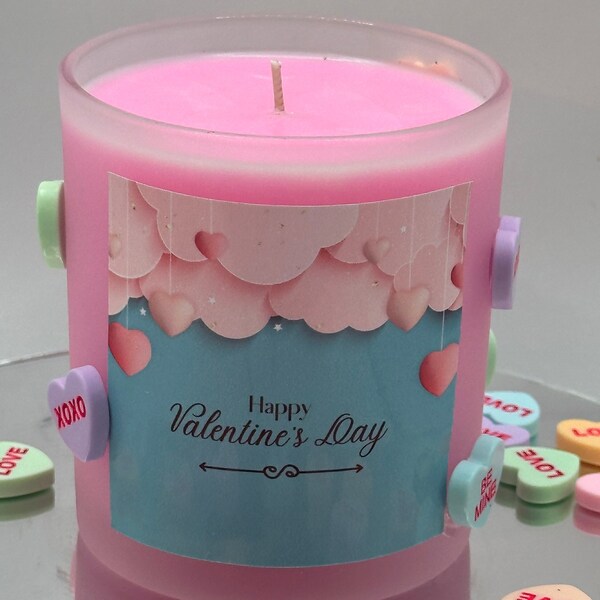 Valentine Candle! 10 oz soy candle, fruit loop scent, hand-adorned with adorable resin Be Mine, Xoxo, Love sweetheart candies. Add your text