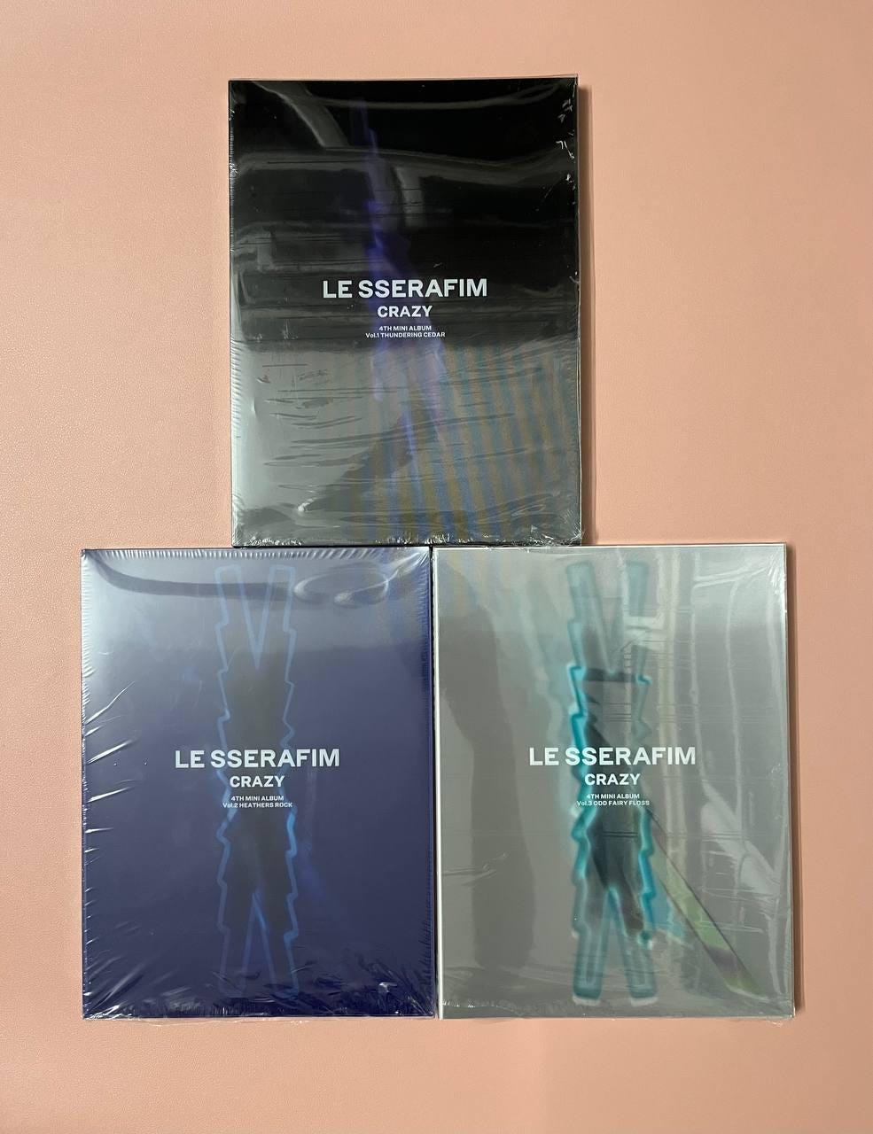 LE SSERAFIM 限定 ブランケット CRAZY ルセラ LE SSERAFIM (르세라핌) 'CRAZY -Japanese ver.-' Official MV