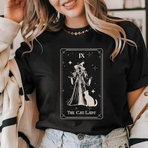 Camiseta con carta del tarot de Cat Lady, camiseta gráfica de gato brujo de Halloween para amantes de los gatos, camiseta mística, espeluznante, de mamá gato bruja, regalo de Halloween para ella