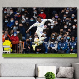 Vinicius Junior Canvas Wall Art, Soccer Print, Vinicius Jr Poster Art Print, Sports Wall Art, Man Cave Gift,Kids Room Decor , Ready to Hang