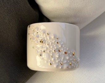 Handgjord keramisk kaffemugg: 24K gulddetaljer, Meja Ceramics