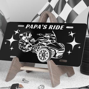 Papa's Ride Can-Am Spyder Vanity Plate: Custom Color Graphic afbeelding 1