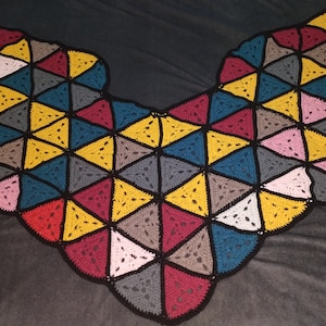 Multicolor triangle shawl