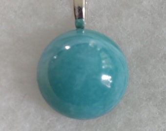 Green sphere resin pendant
