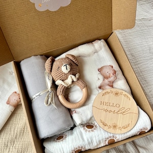 Personalisierte Baby Geschenk Set: Baumwoll-Bambus-Decken, Bärenrassel
