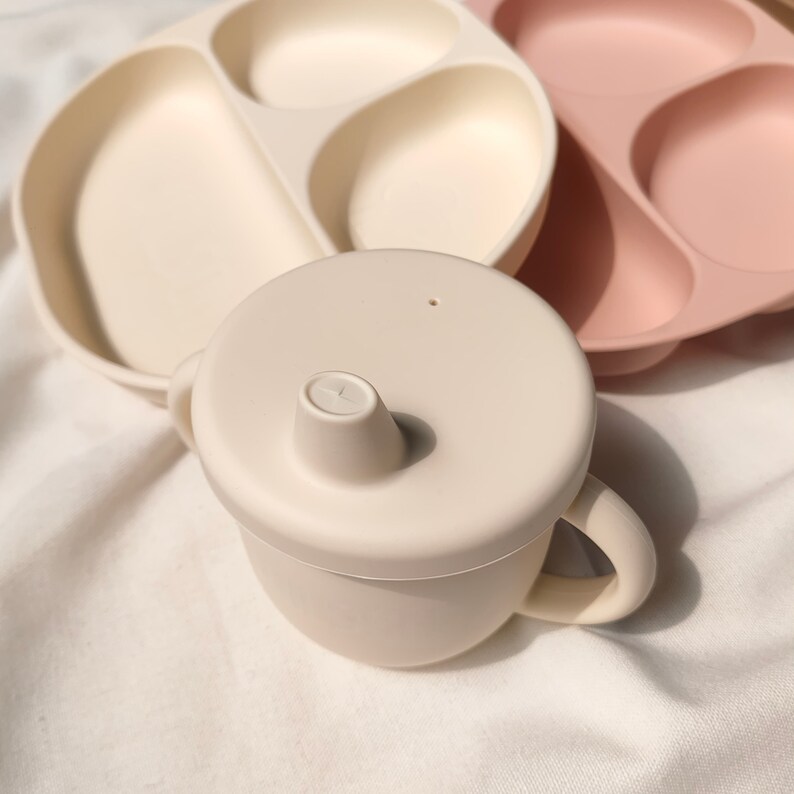 Personalisiertes Baby-Entwöhnungsset, individuelles Baby-Geschenk, Geschenk für Kleinkind, Silikon-Baby-Lätzchen, personalisiertes Baby-Geschenk, Baby-Fütterungsset, individuelle Baby-Tasse Bild 7