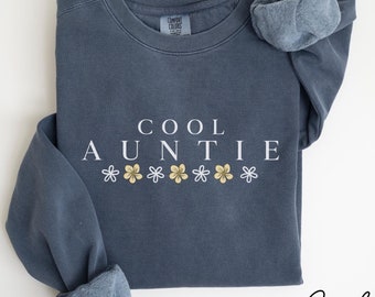 Auntie Sweatshirt Comfort Colors, New Aunt Gift, Aunt Sweatshirt, Pregnancy Announcement For Aunt, Gift for Aunt Sweater