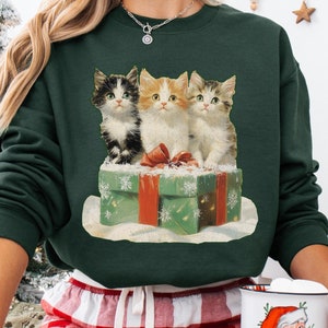 Vintage 90s Cat Christmas Sweatshirt, Kitten Christmas Sweatshirt, Retro Christmas, Classic Christmas Shirt, Xmas Sweatshirt, Cat Lover