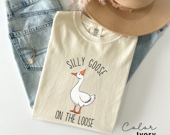 Silly Goose On the Loose T-shirt Goose Crewneck Shirt Silly Goose Grappig Shirt Cadeau Kippenvel Trendy Shirt Oversized