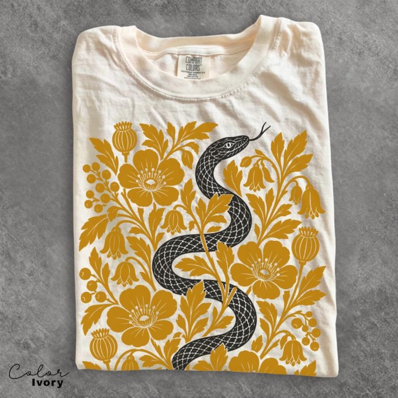 Retro-T-Shirt mit Schlangen- und Blumenmuster, botanisches Vintage-T-Shirt, Comfort Colors T-Shirt, Boho Cottagecore Ivory