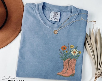 Cowgirl Boots Wildflowers Shirt, Retro Western Graphic Tee, Comfort Colors Country Girl T-Shirt, Rodeo Outfit, Gift for Her, Country Farm