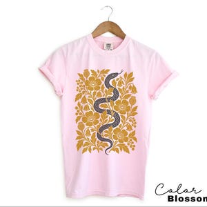 Retro-T-Shirt mit Schlangen- und Blumenmuster, botanisches Vintage-T-Shirt, Comfort Colors T-Shirt, Boho Cottagecore Blossom