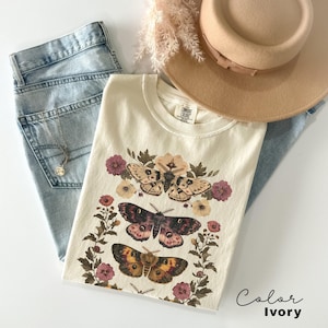 Floral Moth Shirt Cottagecore Tshirt Vintage Top Bug Shirt Insect Shirt Goblincore Clothing Fairycore Oversized Shirt Dark Academia Shirt