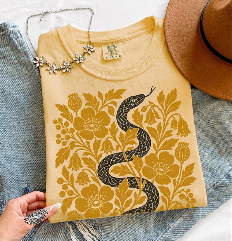 Retro-T-Shirt mit Schlangen- und Blumenmuster, botanisches Vintage-T-Shirt, Comfort Colors T-Shirt, Boho Cottagecore Butter