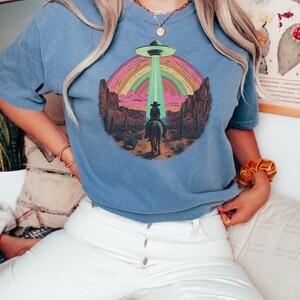 Raum Cowgirl-T-Stück Kosmisches Cowgirl-Hemd Raum Cowgirl-Outfit Cowgirl westliche Grafik-T-Stück Land-Mädchen-Hemd, Cowgirl-Hemd, Geschenk für sie Bild 7
