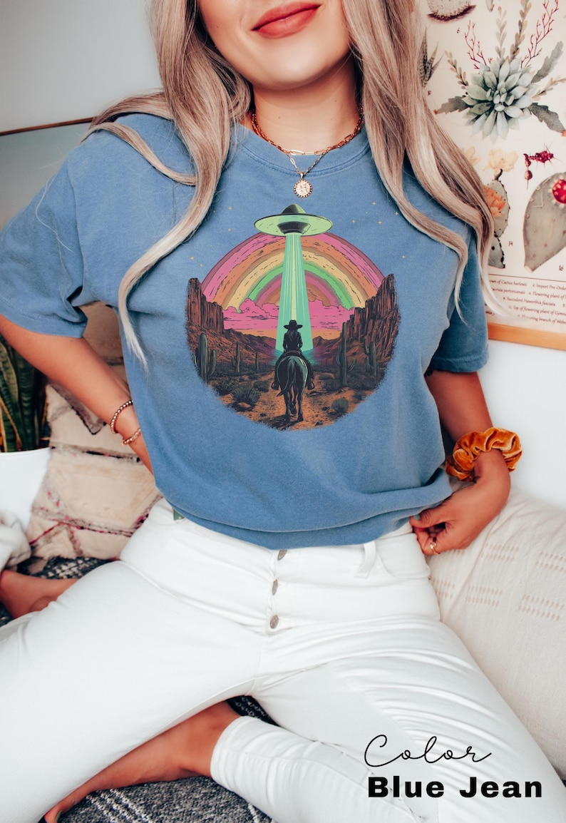 Raum Cowgirl-T-Stück Kosmisches Cowgirl-Hemd Raum Cowgirl-Outfit Cowgirl westliche Grafik-T-Stück Land-Mädchen-Hemd, Cowgirl-Hemd, Geschenk für sie Bild 7
