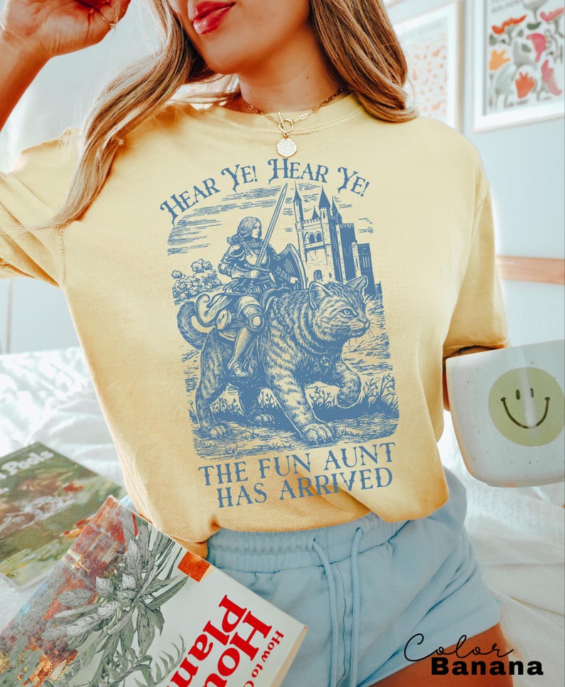 Funny Aunt Shirt, Knight Cat Rider, Fun Aunt, Pregnancy Reveal to Sister Auntie Cool Aunt, New Aunt, Sister Gift, Banana