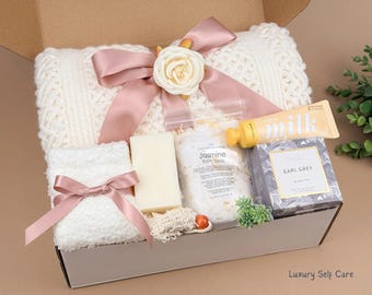 Self Care Gift for Her, Birthday Gift Box for Women, Cozy Spa Care Package, Relaxation Gift for Wife, Mom or Friend | Thinking of You