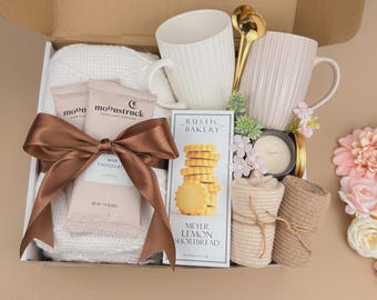 Bridal Shower Gift Box, Bride Gift Box, with Blanket, Snacks, Mugs, Candle, Wedding Gift for Couple Cozy Engagement Couple Gift Set