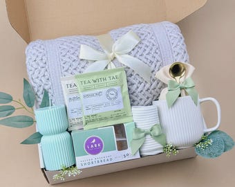 Regalo de autocuidado "Pensando en ti" / Paquete de recuperación y confort con manta, té, miel y calcetines calentitos / Un abrazo en una caja / Cesta de regalo para ella