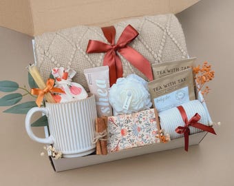 Cozy Fall Gift Box for Women | Thoughtful Autumn Care Package for Her | Self Care Gift Set for Relaxation | Comfort Gifts