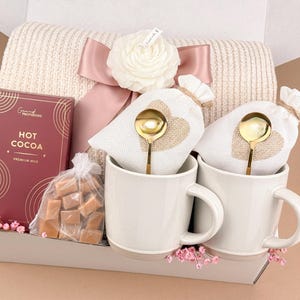 Couples Gift Box with Blanket & Mugs, Anniversary Gift for Couple, First Anniversary Wedding Engagement Romantic Gift