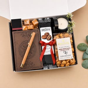 Gift Box for Men, Men’s Spa Gift Set with Blanket Mug Notebook Candle, Self Care Gift Box for Him, Relaxation Gift Box for him
