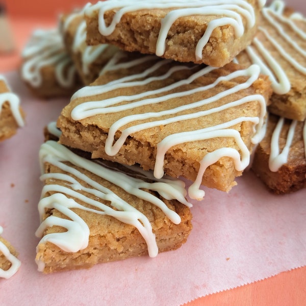 Warm Butter Brown Sugar Blondies Dessert 8 pieces.