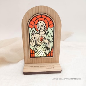 Hölzernes Oratorium mit Buntglas | Heiliges Herz Jesu