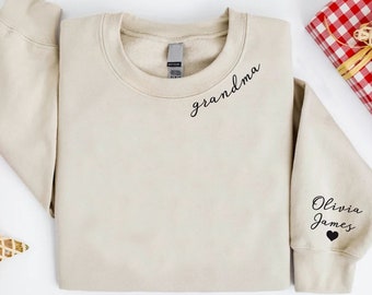 Personalized Grandma Sweatshirt, New Grandma Gift, Pregnancy Reveal Sweatshirt, Grandmas Birthday Sweatshirt, Cute Gift for Granny