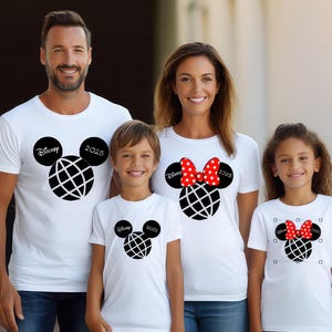 Disney Epcot 2025 Shirt, World Traveler T-Shirt, Mickey Minnie Family Matching Epcot Tee Gift,Disney Group Tshirt,Disneyland Trip Squad Gift