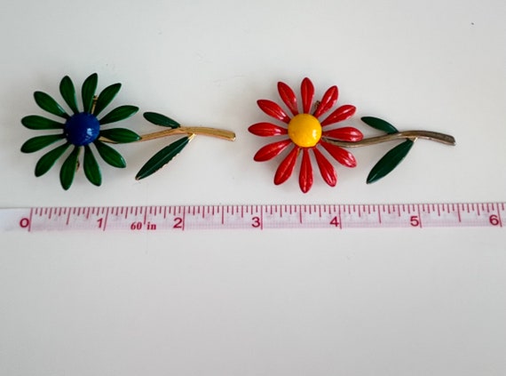 Vintage Metal Flower Pins Set of 2 - image 6