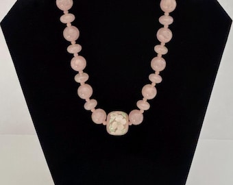 Avon “Touch of Spring” Pink Lucite Necklace Vintage